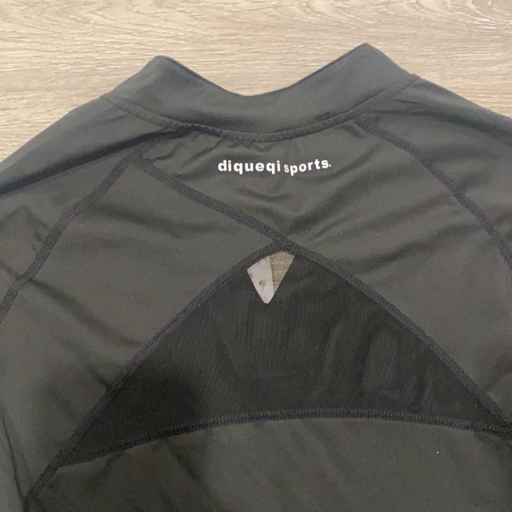 Diqueqi Sports Top - Picture 6 of 6